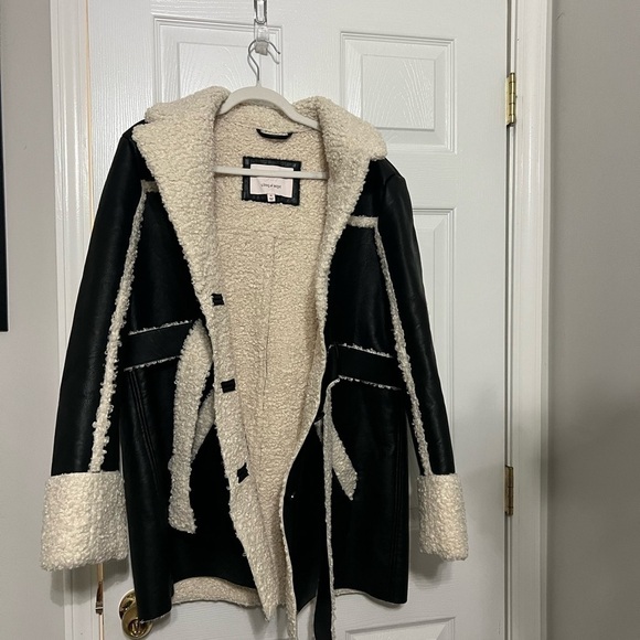 Cinq a Sept Mona Coat in Black & Ivory
Color:Black & Ivory - Picture 6 of 10